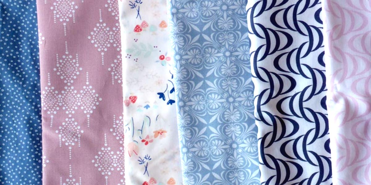 Comment créer un coussin en quilt: Étape 1: Les tissus